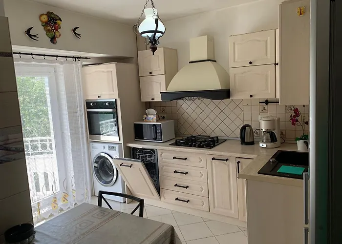 Chic Piata Constitutiei - Near The Palace Of Parliament 부쿠레슈티